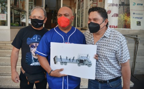Roberto Contreras Pérez, mejor conocido como <em>Sombra</em>, integrante del grupo musical Los Caracoles, presentó  un proyecto para que durante las campañas políticas, ellos y otros músicos puedan tener trabajo. 