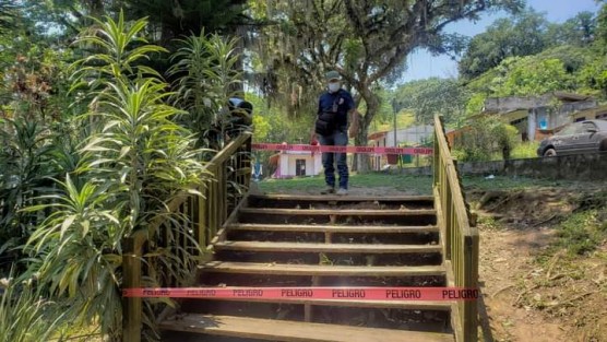 Con el objetivo de reforzar la seguridad de visitantes y población en general, Protección Civil Teocelo y la Dirección de Turismo del Municipio, llevaron a cabo recorrido de supervisión para dictaminar riesgos en espacios públicos de ese municipio.