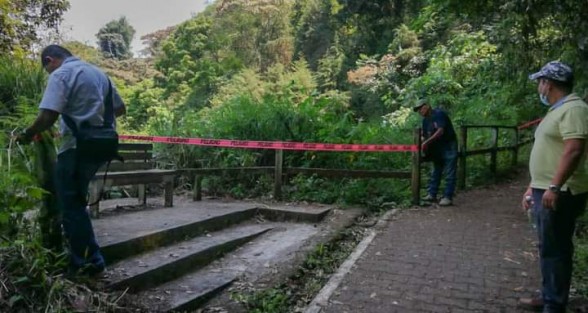Con el objetivo de reforzar la seguridad de visitantes y población en general, Protección Civil Teocelo y la Dirección de Turismo del Municipio, llevaron a cabo recorrido de supervisión para dictaminar riesgos en espacios públicos de ese municipio.