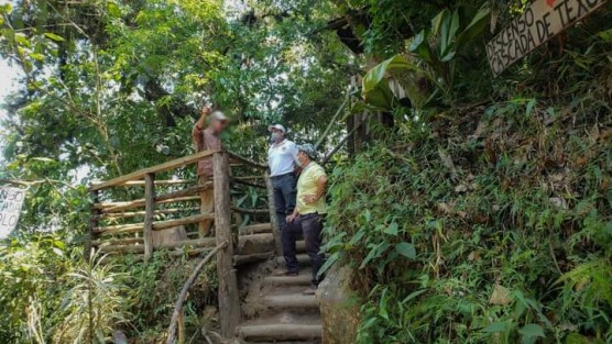 Con el objetivo de reforzar la seguridad de visitantes y población en general, Protección Civil Teocelo y la Dirección de Turismo del Municipio, llevaron a cabo recorrido de supervisión para dictaminar riesgos en espacios públicos de ese municipio.
