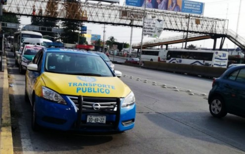 Esta mañana se llevó a cabo un operativo vial contra taxitas que hacen rutas colectivas, lo cual  está prohibido. Elementos  de Tránsito del Estado comenzaron esta labor en la avenida Lázaro Cárdenas, a la altura de las oficinas del Tribunal de Justicia y se realizarán en otros puntos de la ciudad.