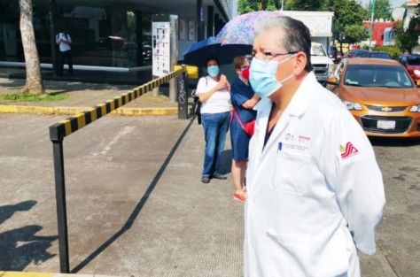 Personal médico de Xalapa se sumó a la protesta nacional para exigir al Gobierno Federal y Estatal que vacune contra COVID-19 a todos los trabajadores del Sector Salud, tanto público como privado. 