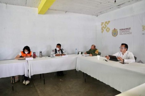 Desde Cuichapa en la sesión de la Coesconpaz, Protección Civil informó de los 9 incendios de pastizales sucedidos en las últimas 48 horas de poca afectación territorial y que quedan 3 por liquidar en las próximas horas; el del municipio de Emiliano Zapata con un 90% de control y afectación de 60 hectáreas de arbustos y pastizales, el de Mecayapan cuyo estatus es de 100% de control y el de Cuitláhuac, que incluye pastizal y basurero con el 50% de control. 