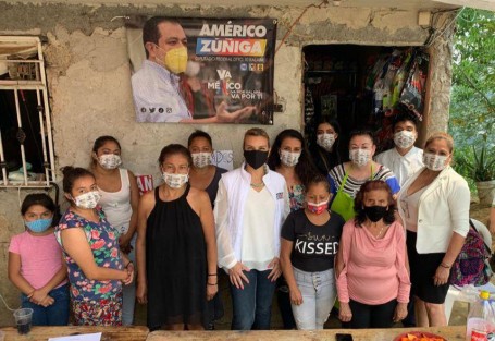 Al cierre de la segunda semana de campaña, Mariana Yorio ha estado cerca del candidato Américo Zúñiga Martínez, su esposo y sobre todo, escuchando de primera mano, de cerca, atenta, amable, las necesidades de la gente. <em>A todos los xalapeños nos duele lo que está pasando en Xalapa y tenemos que sumar, ayudar, para que esta situación cambie</em>.