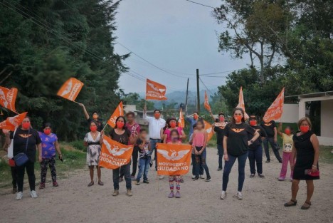  La candidata de Movimiento Ciudadano a la Diputación Federal por el décimo distrito electoral, Xalapa Urbano, Dulce Méndez de la Luz Dauzón, visitó las colonias Independencia, Vicente Guerrero y Olmeca para solicitarles su voto. 