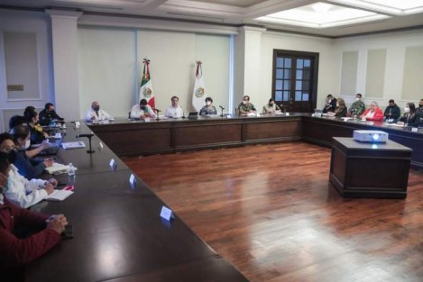 Este domingo por la tarde, con autoridades de la Secretaría de Educación Pública, Gobierno del Estado y representantes de Marina, Secretaría de Salud, autoridades educativas, Bienestar y Brigada Correcaminos, se revisaron detalles logísticos del Plan Magisterial de Vacunación que se empezará a aplicar el próximo martes en nuestro estado.