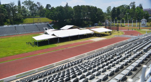La mayoría de los puntos de vacunación para adultos mayores en Xalapa, como el del estadio Heriberto Jara Corona, se observó en calma en este último día de aplicación de la segunda dosis, con lo que concluye la atención a este sector en la capital veracruzana. 