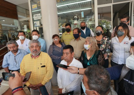 Secretarios generales de las diferentes federaciones y organizaciones de trabajadores del Estado anunciaron que llevarán a cabo un evento conmemorativo al Día del Trabajo, en la Plaza Lerdo, en donde denunciarán la falta de cumplimiento a las promesas de campaña del actual gobierno. 