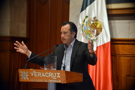 El mandatario estatal, Cuitláhuac García, dijo que no se subiría al ring en temas electorales, luego de que reporteros insistieran en que emitiera su respuesta a las declaraciones de Miguel Ángel Yunes Márquez sobre que presuntamente está siendo espiado por funcionario de gobierno.  