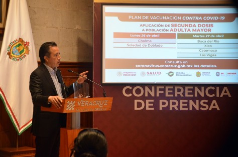 Este lunes comenzó a ser aplicada la segunda dosis de la vacuna contra COVID-19 en población adulta mayor de los municipios de Chalma y Soledad de Doblado; mañana martes será distribuida en Boca del Río, Catemaco, Las Vigas y Xico, informó el gobernador Cuitláhuac García Jiménez.

