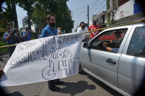Por esta razón vecinos de esa colonia hoy por la mañana bloquearon la avenida Orizaba para exigir agua; reclaman que desde hace varias semanas no les ha llegado el vital líquido. Las autoridades de la CMAS  no les informan nada y las líneas para solicitar pipas se encuentran saturadas. 