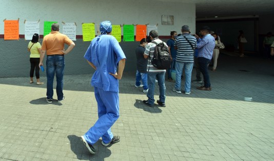 Los quejosos se dijeron temerosos porque han sido amenazados por los altos mandos de esta institución, de que serían corridos si daban a conocer esta problemática; aún así, comentaron que ya es insostenible ya que la falta de materiales y máquinas para realizar su labor los ha dejado con las manos amarradas.  