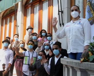En su arranque de campaña, la candidata de Unidad Ciudadana a la Presidencia Municipal por Xalapa, Cinthya Lobato,  afirmó que la capital de Veracruz nos convoca a convertirla en una ciudad desarrollada, competitiva, sostenible y justa para todos.
