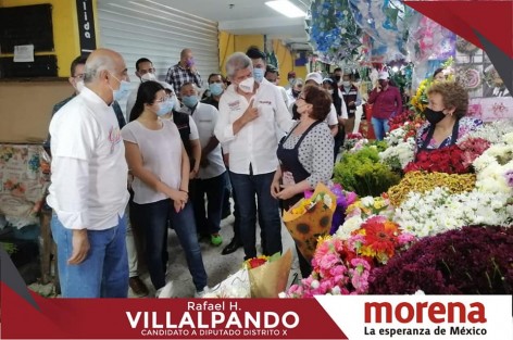 Los candidatos a la alcaldía de Xalapa, y diputación federal por Xalapa, Ricardo Ahued y Rafael Hernández Villalpando, recorrieron el merado Jáuregui al conmemorarse un año más de su apertura, presentando sus propuestas a locatarios y consumidores.  