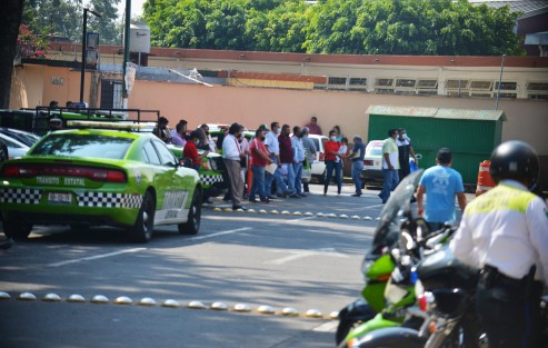 Gran expectativa despertó entre empleados y usuarios de las oficinas de tránsito la visita relámpago que realizó el secretario de Seguridad Pública, Hugo Gutiérrez Maldonado, que al decir de algunos empleados fue a supervisar las oficinas de Transporte Público.