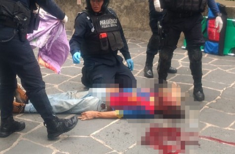 Un hombre de aproximadamente 50 años perdió la vida luego de arrojarse del  puente Xallitic, en el centro de Xalapa. Paramédicos de la SSP nada pudieron hacer debido a la gravedad de las lesiones. Personal de la iscalía acudió a levantar el cuerpo del hoy occiso.