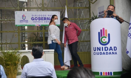 La candidata del Partido Unidad Ciudadana a la presidencia municipal por Xalapa, Cinthya Lobato, adelantó a los medios de comunicación el megaproyecto del metro elevado para la ciudad, que está relacionado con su propuesta de movilidad urbana, esto durante los  Diálogos para Gobernar Xalapa y Legislar por Veracruz.