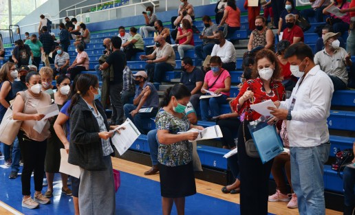 Aspectos del proceso de vacunación en el Nido del Halcón, este martes. 