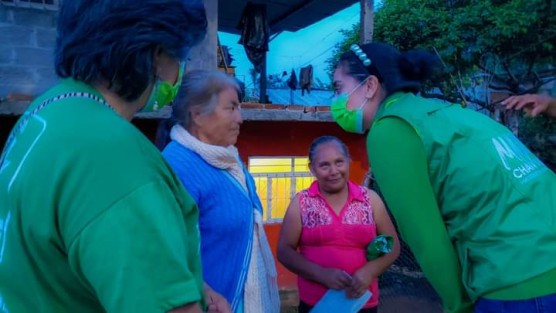 En su 7° día de campaña, la candidata a la alcaldía de Teocelo por el PVEM, Mara Chama, recorrió la colonia Benito Juárez, parte de Súchil y El Ayavalo. <em>En el día de las madres fue un gusto ver a familias reunidas en sus hogares para celebrar a las mamás de Teocelo</em>, expresó. 