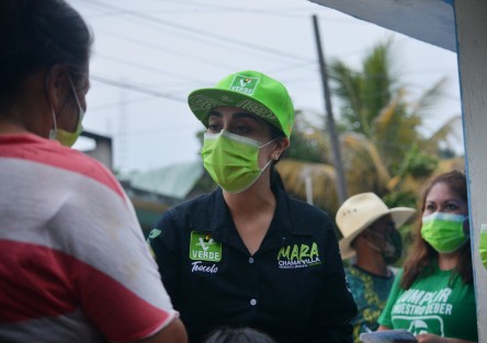 En su octavo día de campaña, la candidata a la alcaldía de Teocelo, Ver. Mara Chama Villa, recorrió la comunidad de Monte Blanco, para escuchar a sus habitantes e invitarlos a su proyecto para continuar formando un mejor municipio. 