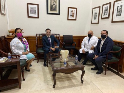 El gobernador Cuitláhuac García informó que a fin de garantizar el acceso durante la lluvia alos módulos de vacunación, se cambiarán para mañana dos de las sedes para personas de 50 a 59 años. La sede de La Lagunilla se mueve y se agrega a la de la Escuela Normal Veracruzana y la de la Escuela Patria, de la localidad El Castillo se mueve al Salón Ejidal, ubicado en la Av. Principal, esquina con Maestro Delgado Ávila.
