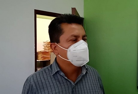 José Luis Dorantes Avelino, director de Bachilleres Unidad y Trabajo turno matutino, de la colonia Revolución, lamentó la falta de interés de  autoridades, luego de las inundaciones sufridas el día de ayer, ya que sólo habían enviado un camión para tirar la basura.  