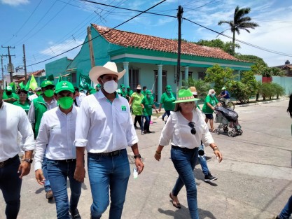 El Candidato a Diputado Federal por el Partido Verde, Javier Herrera Borunda se comprometió a ser el gestor de recursos para los municipios veracruzanos, pero dejó claro que éstos deben ser bien utilizados y transparentados en beneficio de la población.  