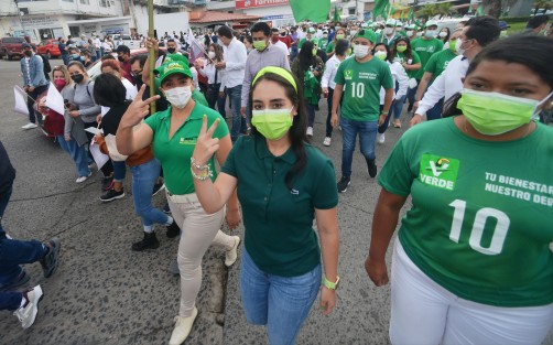 La candidata a la alcaldía de Teocelo por el Partido Verde, Mara Chama, participó en el gran Recorrido de la Unidad en el municipio de Coatepec, encabezado por Luis Ronaldo Zárate, candidato de MORENA a diputado local por ese municipio; le acompañaron otras distinguidas personalidades. 