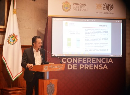 El gobernador Cuitláhuac García, en conferencia de prensa dijo que no dejará de hablar de <em>las deudas que generó Duarte y que no pagó Yunes</em>, pues siguen causando complicaciones a la actual administración. 