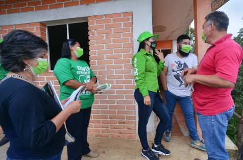 La Candidata de PVEM por la alcaldía de Teocelo, Mara Chama Villa, recorrió la comunidad de Baxtla, donde platicó con los trabajadores del campo, cafeticultores y población en general de esta importante comunidad; además intercambió ideas y proyectos para lograr el mejoramiento de esta comunidad. 