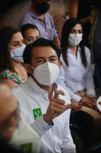 En Teocelo ya ganamos. Con Mara Chama Villa tenemos gobierno cercano a la gente de fortaleza, porque es una mujer muy joven con mucha experiencia y estamos seguros que va a resolver los problemas del pueblo de Teocelo, expresó el dirigente estatal del PVEM. 