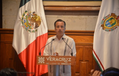 El gobernador Cuitláhuac García Jiménez reiteró la apertura de la plataforma para el registro de personas de 40 a 49 años de edad. 