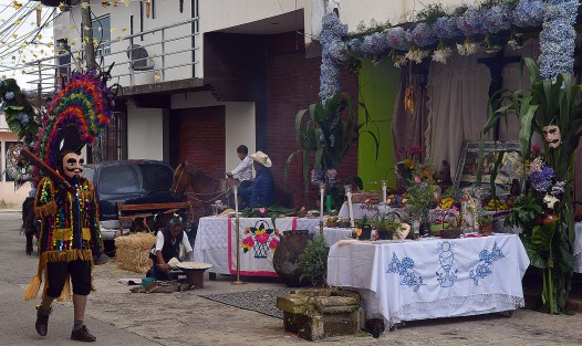 Luego de recorrer en procesión los siete altares distribuidos en el poblado, se celebra una magna misa en la parroquia, pero que en esta ocasión fue efectuada al aire libre debido a la contingencia sanitaria. 