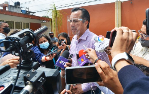 El Gobernador Cuitláhuac García Jiménez, dijo que hay una jornada electoral pacífica en el estado y que se mantendría atento en su oficina trabajando este día. En el tema del Coronavirus, dijo confiar en que se volverá al semáforo verde, luego que el estado pasó amarillo, quizá por<em> exceso de confianza</em> de la población.