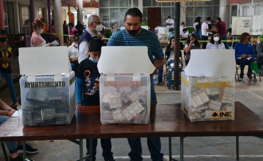En la comunidad de La Concha, municipio de Jilotepec, las elecciones se llevaron a cabo en calma y con una copiosa votación cerca del cierre de casillas.