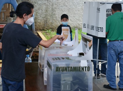 En la comunidad de La Concha, municipio de Jilotepec, las elecciones se llevaron a cabo en calma y con una copiosa votación cerca del cierre de casillas.