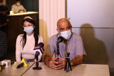 Me siento contento y comprometido, no les voy a fallar, esa esperanza que tienen en nuestro próximo gobierno ser será extraordinario, dijo el candidato por la alianza Morena-Verde-PT, Ricardo Ahued Bardahuil, al señalar que las tendencias hacia su triunfo son abrumadoras.

