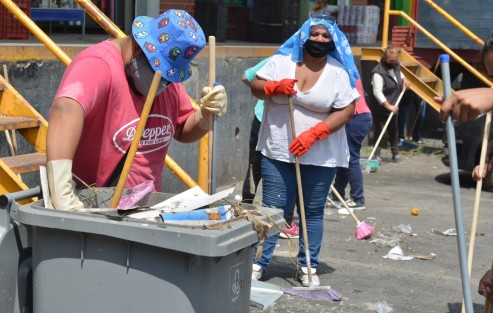 Esta iniciativa de locatarios del área privada de la Central de Abastos se pretende replicar mes con mes, con el fin de de mantener limpio su lugar de trabajo y poder dar un mejor servicio a sus clientes, apoyando a familias que han quedado sin ingresos para alimentarse.