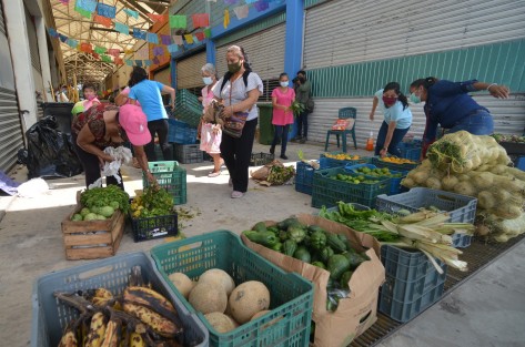Esta iniciativa de locatarios del área privada de la Central de Abastos se pretende replicar mes con mes, con el fin de de mantener limpio su lugar de trabajo y poder dar un mejor servicio a sus clientes, apoyando a familias que han quedado sin ingresos para alimentarse.