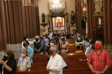 El arzobispo de la Arquidiócesis de Xalapa, Hipólito Reyes Larios hoy celebra hoy el 21 aniversario de su ordenación episcopal. Consideró que la feligresía católica sigue sumando a la Iglesia.