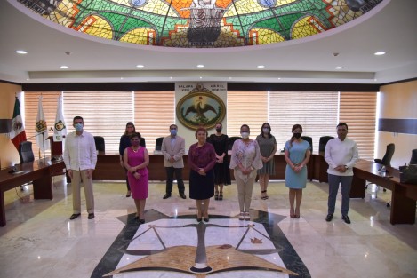  Con la finalidad de capacitar a servidores públicos y difundir conocimientos en materia de Derechos Humanos, se llevó a cabo la firma del Convenio de Colaboración entre el Poder Judicial del Estado de Veracruz y la Comisión Estatal de Derechos Humanos (CEDH).