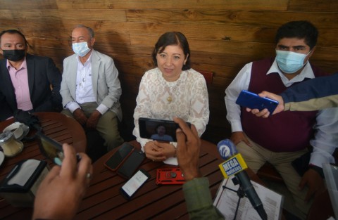 La presidenta municipal de Álamo Temapache, Lilia Arrieta Pardo, dijo que trabajará sin distingo por el desarrollo de todas las comunidades del municipio, pues <em>la Constitución nos ampara a todos los ciudadanos por igual; en el municipio de Álamo Temapache no habrá ciudadanos de primera ni de segunda, trabajaremos para todos por igual</em>.  