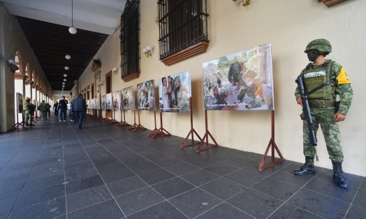 Con motivo de conmemorarse el próximo 17 de junio el 55 aniversario de la implementación del Plan  DN-III de la SEDENA, en los bajos de Palacio de Gobierno se instaló una exposición fotográfica de las acciones que forman parte de dicho plan.