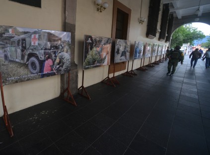 Con motivo de conmemorarse el próximo 17 de junio el 55 aniversario de la implementación del Plan  DN-III de la SEDENA, en los bajos de Palacio de Gobierno se instaló una exposición fotográfica de las acciones que forman parte de dicho plan.