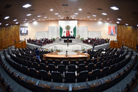 Luego de más de un mes de no sesionar, la LXV Legislatura regresó a actividades, entre las iniciativas presentadas, una para  acortar el plazo para que autoridades respondan a peticiones ciudadanas, de 45 a 30 días. 

 
