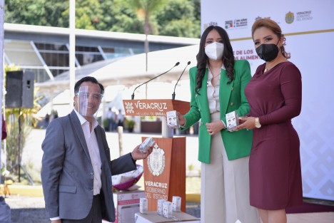 Fortalecer la alimentación de la niñez y asegurar el consumo saludable, sostenido y justo para la población vulnerable, en el contexto de la emergencia sanitaria por COVID-19, es fundamental si se quiere revertir los problemas de malnutrición en el estado, afirmó el gobernador Cuitláhuac García. 
