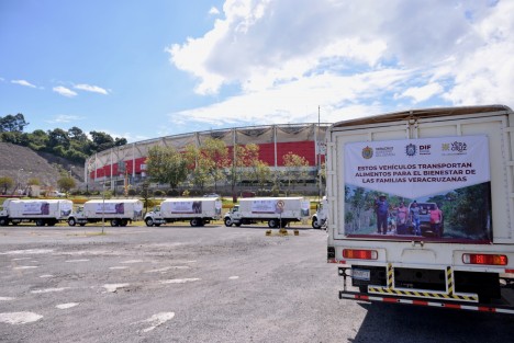 El mandatario celebró el reinicio de la entrega de estos apoyos, interrumpida durante la veda electoral, además del convenio con la empresa Seguridad Alimentaria Mexicana (SEGALMEX), cuyo propósito es aportar los productos destinados a dichos programas, con el compromiso de recurrir a proveedores de la entidad.  