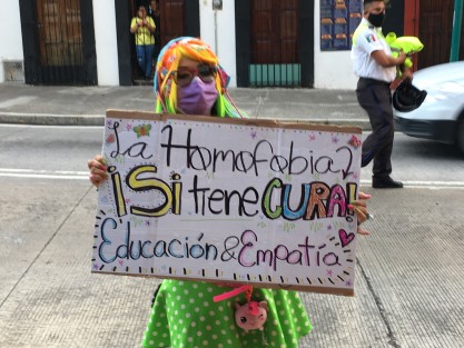 Este sábado integrantes de la comunidad LGBTTTIQ, familiares, amigos y simpatizantes con el movimiento, marcharon desde Palo Verde a Plaza Lerdo, para pedir a la sociedad empatía y respeto, y a las autoridades atención a sus demandas.   