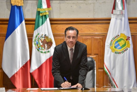  Este día, el Gobierno de Veracruz y la Embajada de la República Francesa en México firmaron un Convenio Marco de Colaboración para la promoción y enseñanza del francés en instituciones de los niveles Medio Superior y Superior de la entidad.