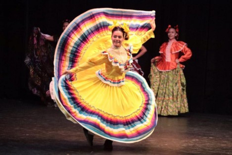 El Ballet Folklórico de Casa de Cultura de Teocelo, recibió  la visita del Gobernador del Estado, Ing. Cuitláhuac García Jiménez y del Secretario de Gobierno, Ing. Eric Patrocinio Cisneros Burgos, en los ensayos en el Teatro del Estado, de cara a las Celebraciones de los 200 años de los Tratados de Córdoba, el próximo 24 de Agosto.